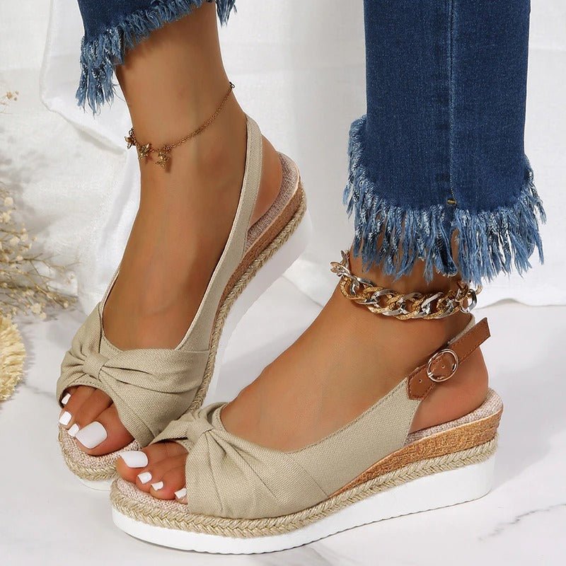 Effortless and casual orthopedic Sandals