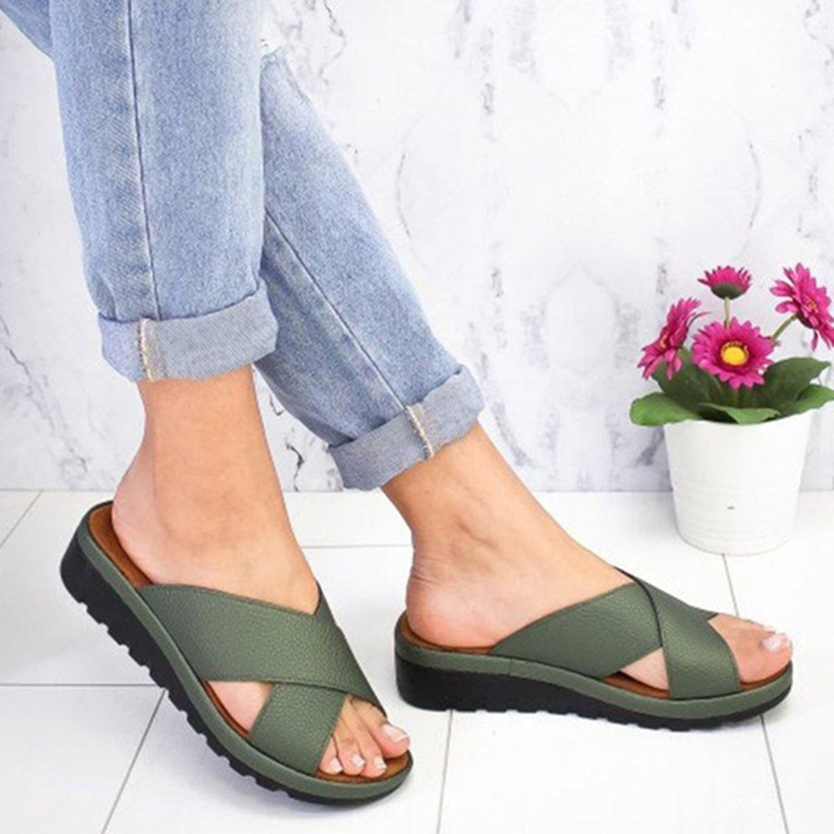 Relaxed and stylish orthopedic Sandals