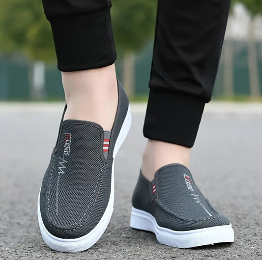 COMFORTABLE MEN'S CANVAS MOCCASINS