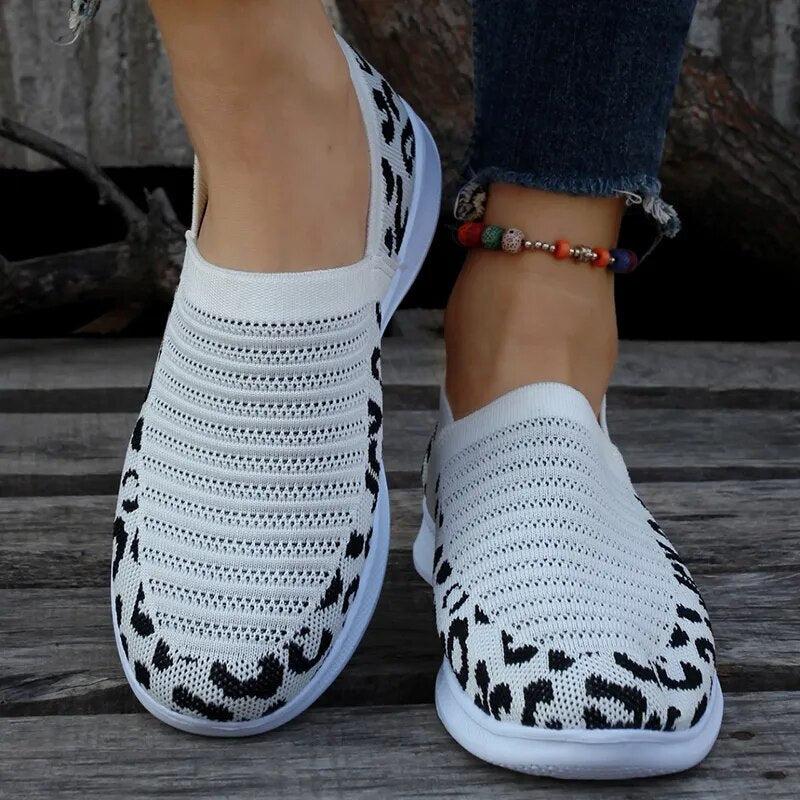 Versatile and supportive orthopedic Sneakers