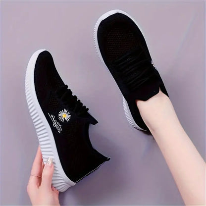 LOW TOP CASUAL LACE UP SNEAKERS