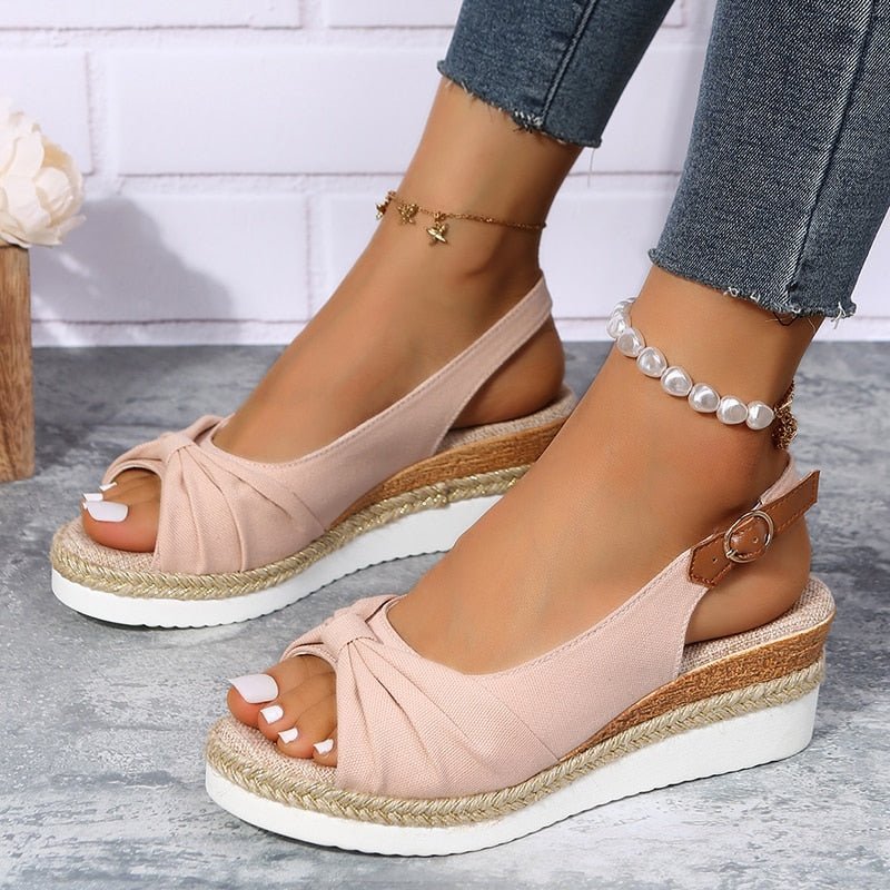 Effortless and casual orthopedic Sandals