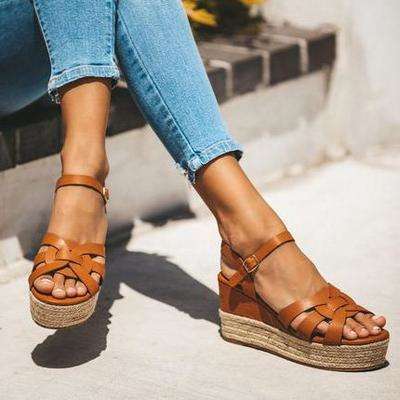 Simple orthopedic Sandals