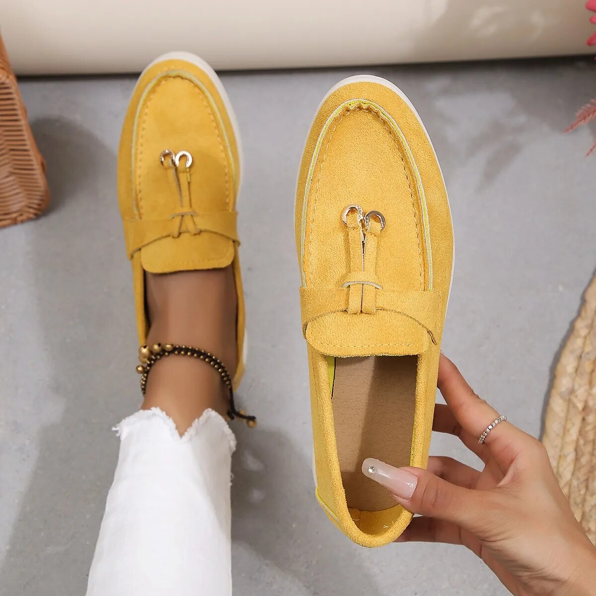 Simple and supportive orthopedic Loafers