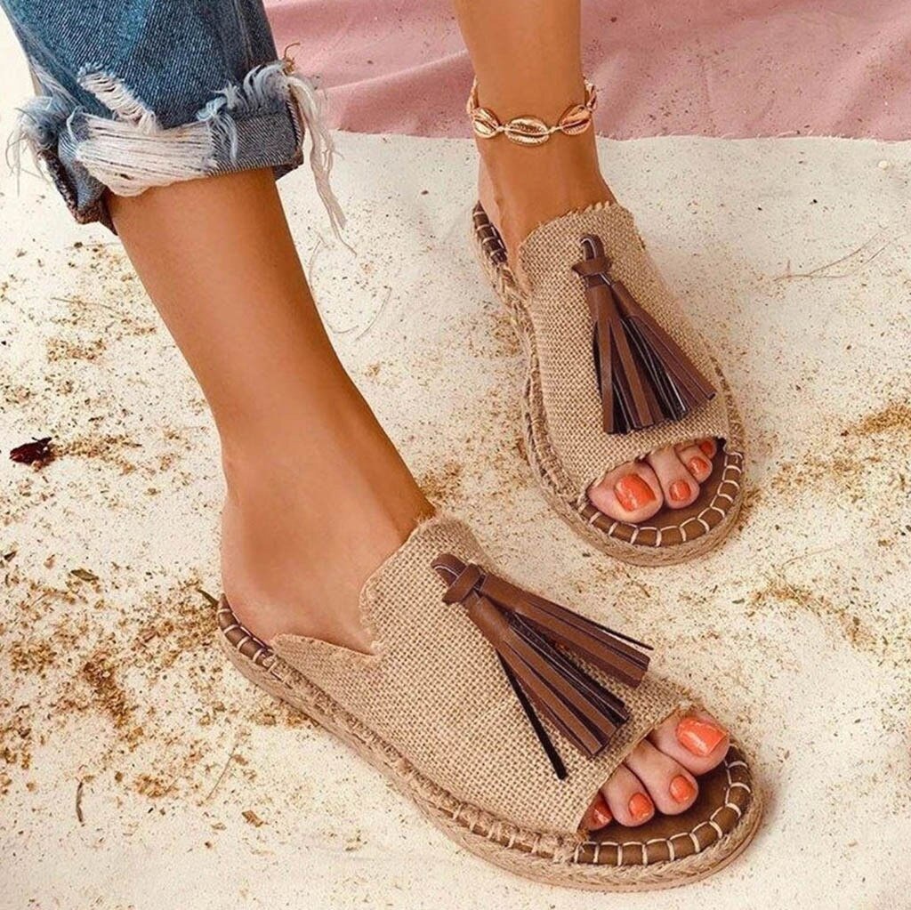 BOHEMIAN STYLE FRINGED SANDALS