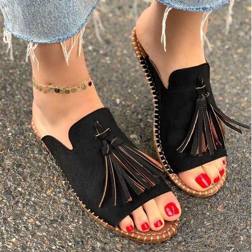 BOHEMIAN STYLE FRINGED SANDALS